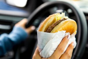 panino in mano auto