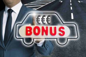 logo euro, scritta bonus, auto stilizzata con sagoma di uomo