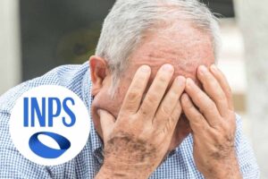 anziano disperato e inps nel cerchio