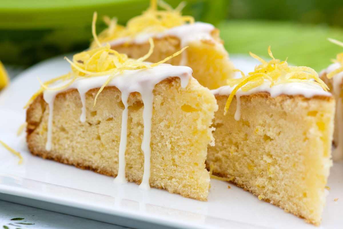fette di torta con glassa