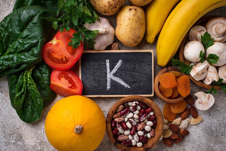 alimenti con scritta "k" su lavagna